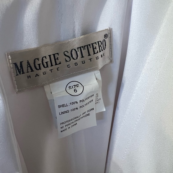 Maggie Sottero, Mirabella Wedding Dress in Ivory - Picture 2 of 15